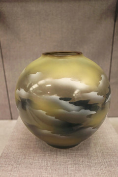 日本国礼九谷烧瓷瓶