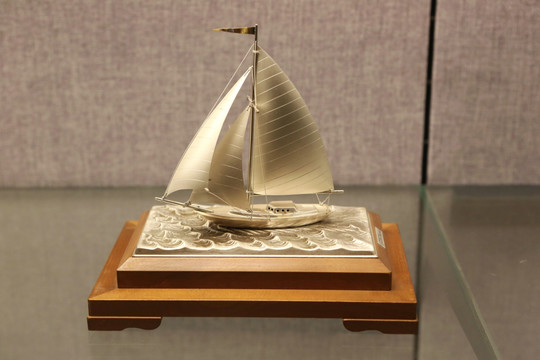 日本国礼银帆船模型