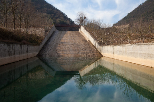 泄洪道 水利工程