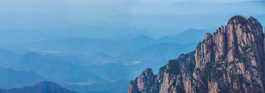 重峦叠嶂