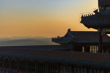 夕阳下的古建筑