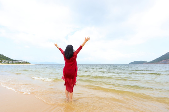 面向大海 一个女人 海边的女人