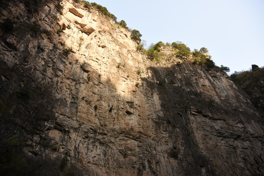 悬崖峭壁