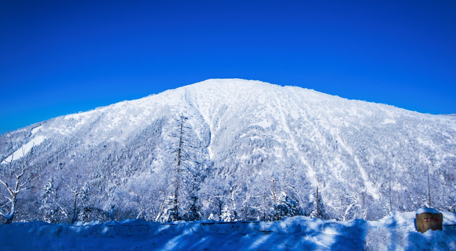 东北雪山 雪景