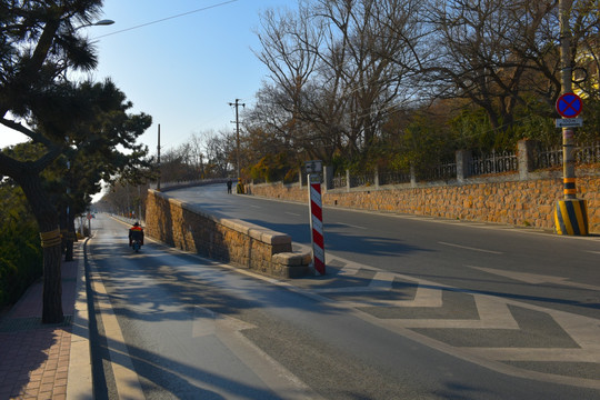 马路岔路口