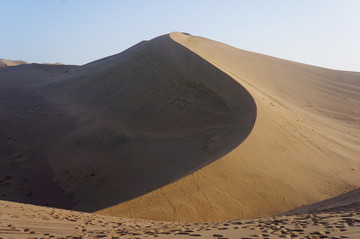 敦煌鸣沙山