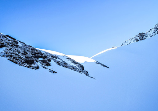 西北雪山