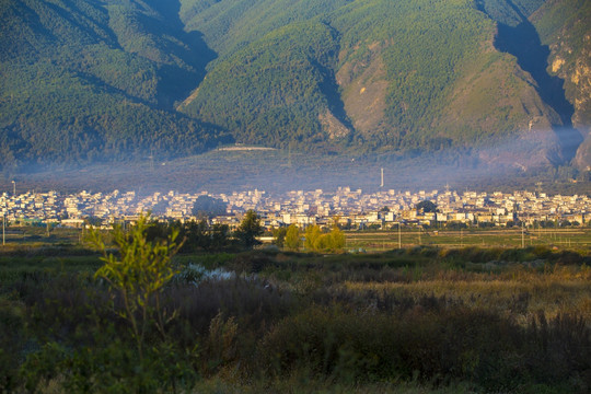 大理苍山下的村镇