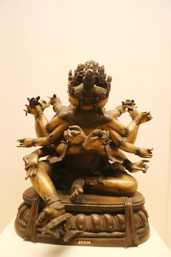 清代双身菩萨雕像
