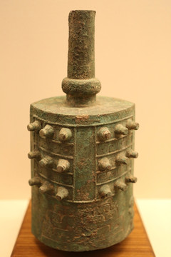 战国时期青铜器蟠螭纹编钟