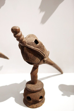 非洲雕刻小鸟头具