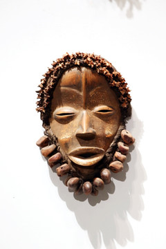 非非洲雕刻红木圆珠珠面具