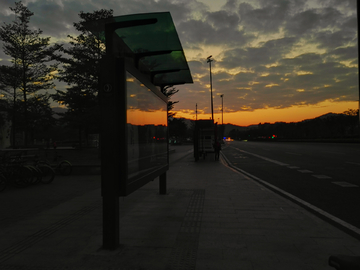 清晨公交站