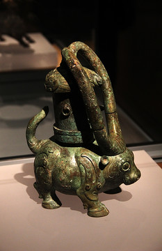 南京博物院 青铜牛香炉