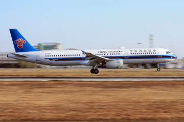 飛機 降落 中國南方航空