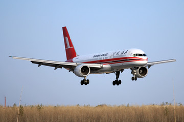 飞机 降落 民航 上海航空