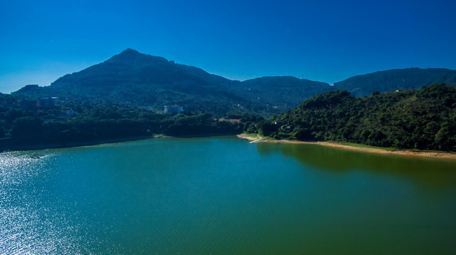 水库水坝