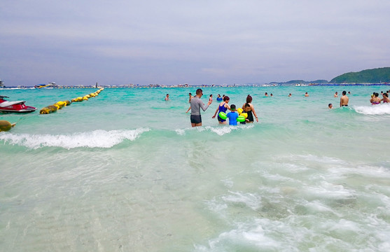 泰国芭提雅可兰岛沙美岛萨岛海滩