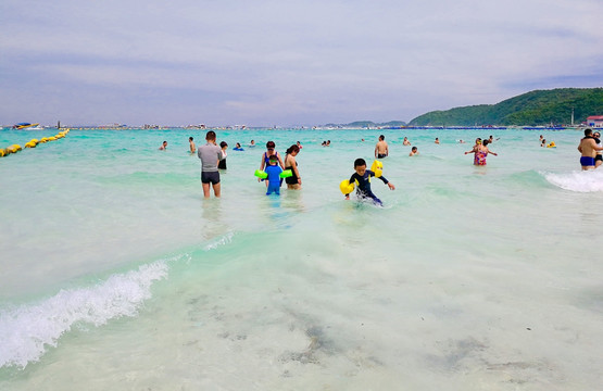 泰国芭提雅可兰岛沙美岛萨岛海滩