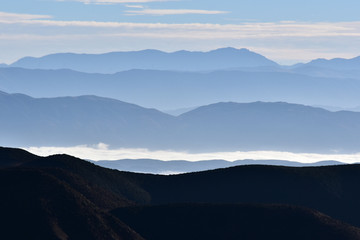 山峦 层层叠叠