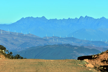 山脉层峦叠嶂