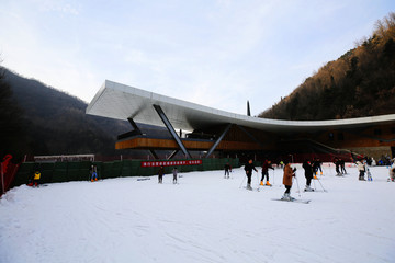 西安翠华山滑雪场