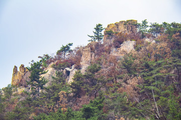 山顶岩石