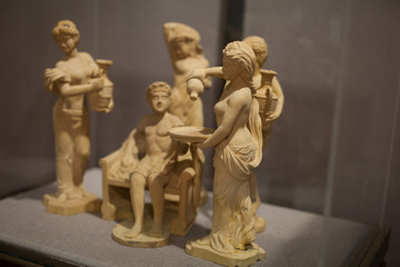 阿波罗与众仙女人体雕塑