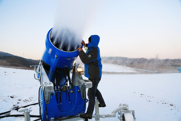 造雪机故障