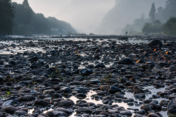 山涧溪流