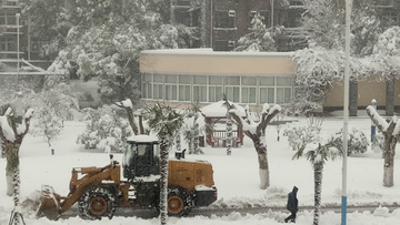 雪天场景 铲雪