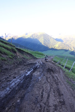 泥泞的山路