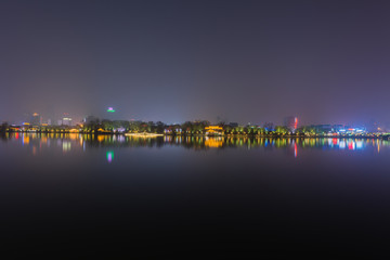 大明湖夜景