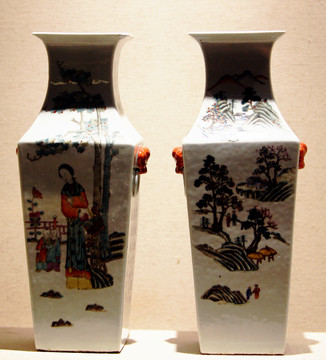 清代陶瓷 粉彩教子纹甲方瓶