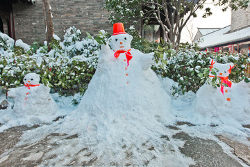 潘安水镇雪人