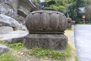 鼓形石柱