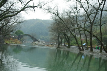 雾色雨途