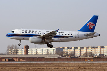民航 飞机 降落 中国南方航空