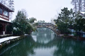 古桥雪景