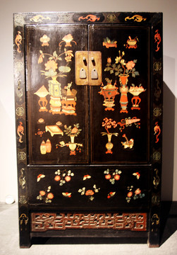 金漆镶嵌木柜