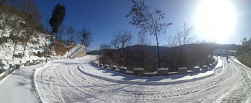 雪中的乡村公路全景 乡村