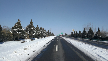 雪中的高速公路 高速公路