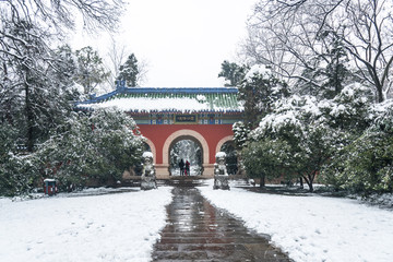 灵谷景区红山门雪景