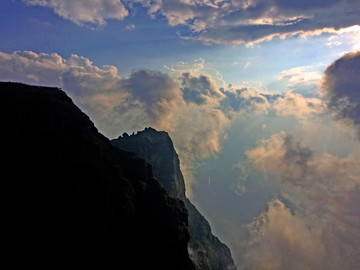 高山晚霞