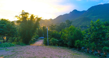 雨后景色 绿色 高山