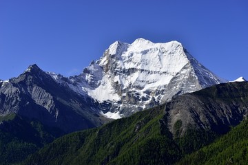 仙乃日雪山