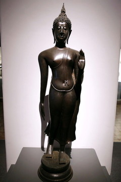 铜雕泰国站姿佛像