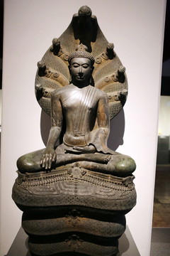 泰国古代盘坐佛像