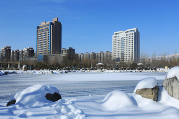 蓝天白雪