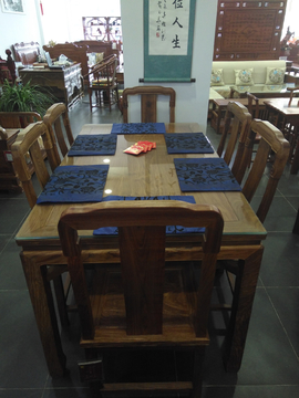 红木方餐桌